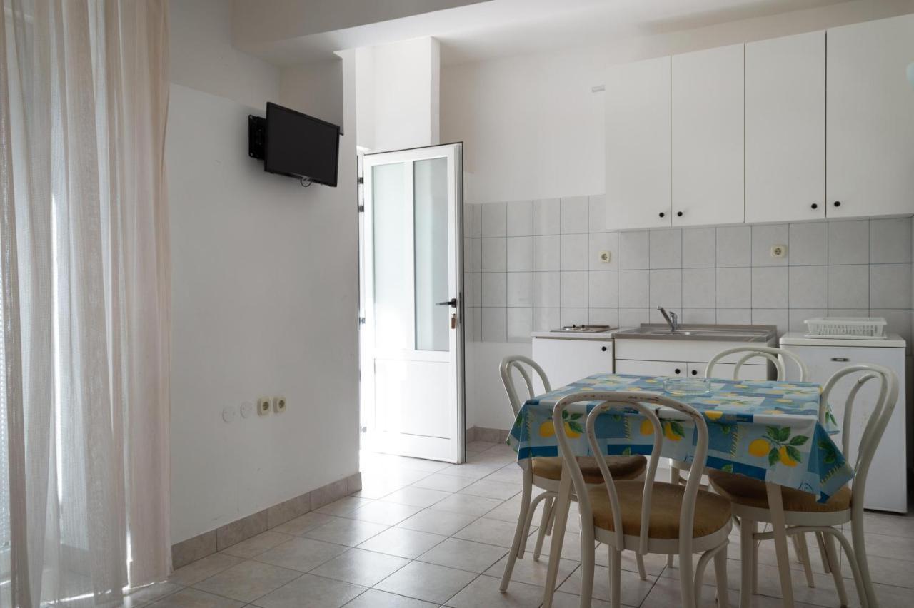 דרבניק Apartments Ivica - Beachfront מראה חיצוני תמונה
