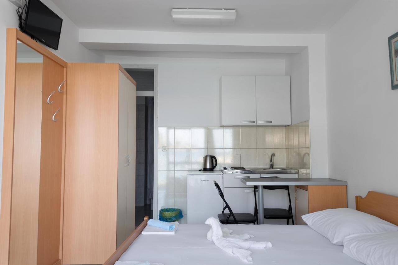 דרבניק Apartments Ivica - Beachfront מראה חיצוני תמונה